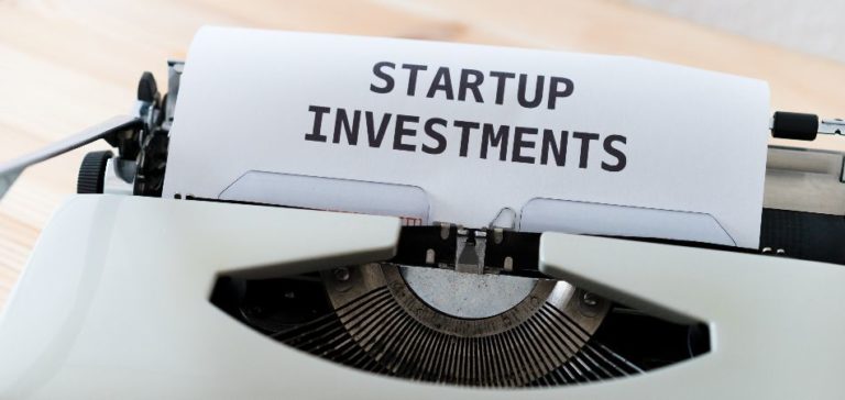 een wit papier met daarop de tekst: startup investments voor ondernemers
